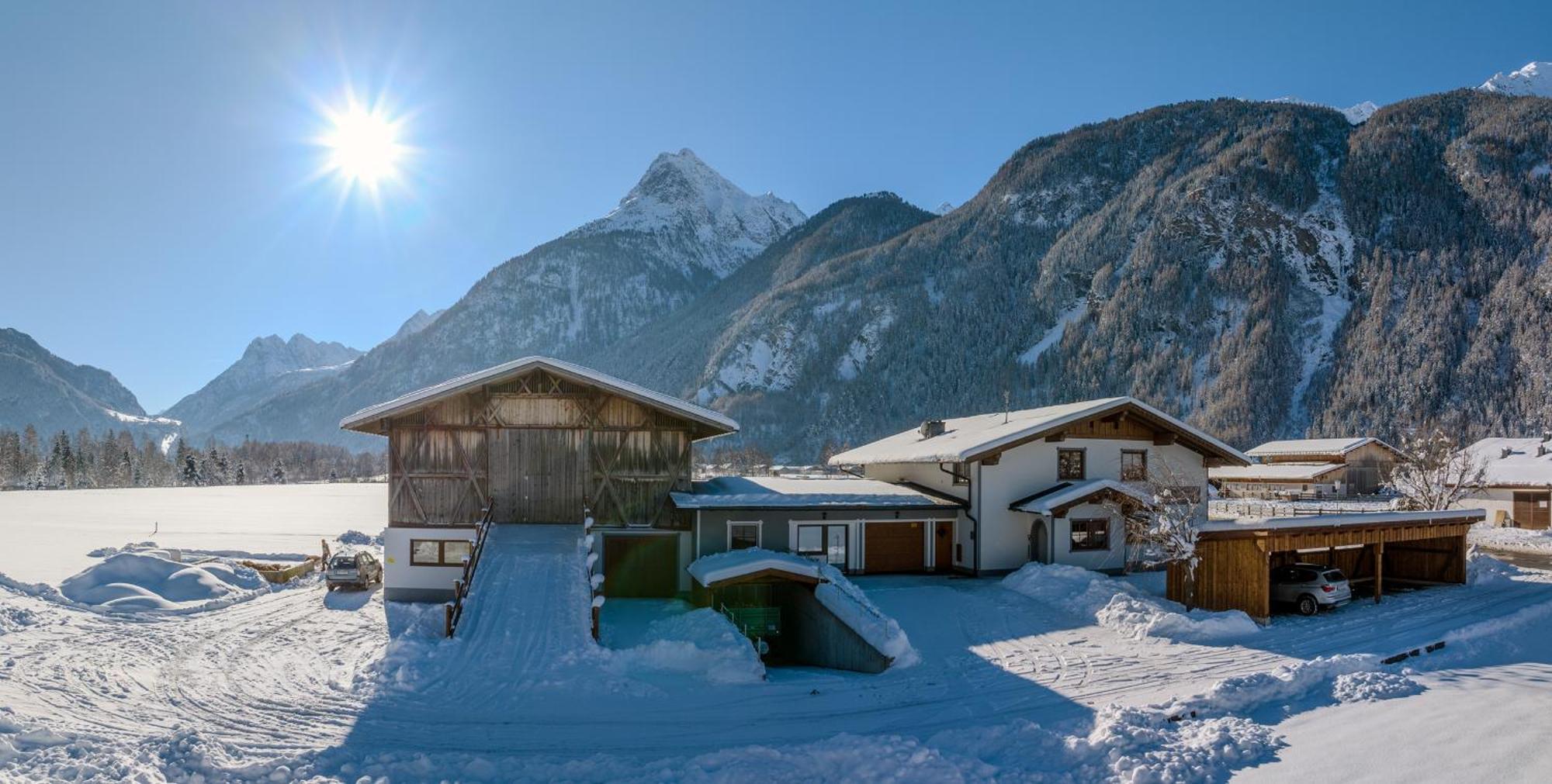 Landhaus Oetztalblick Längenfeld Buitenkant foto