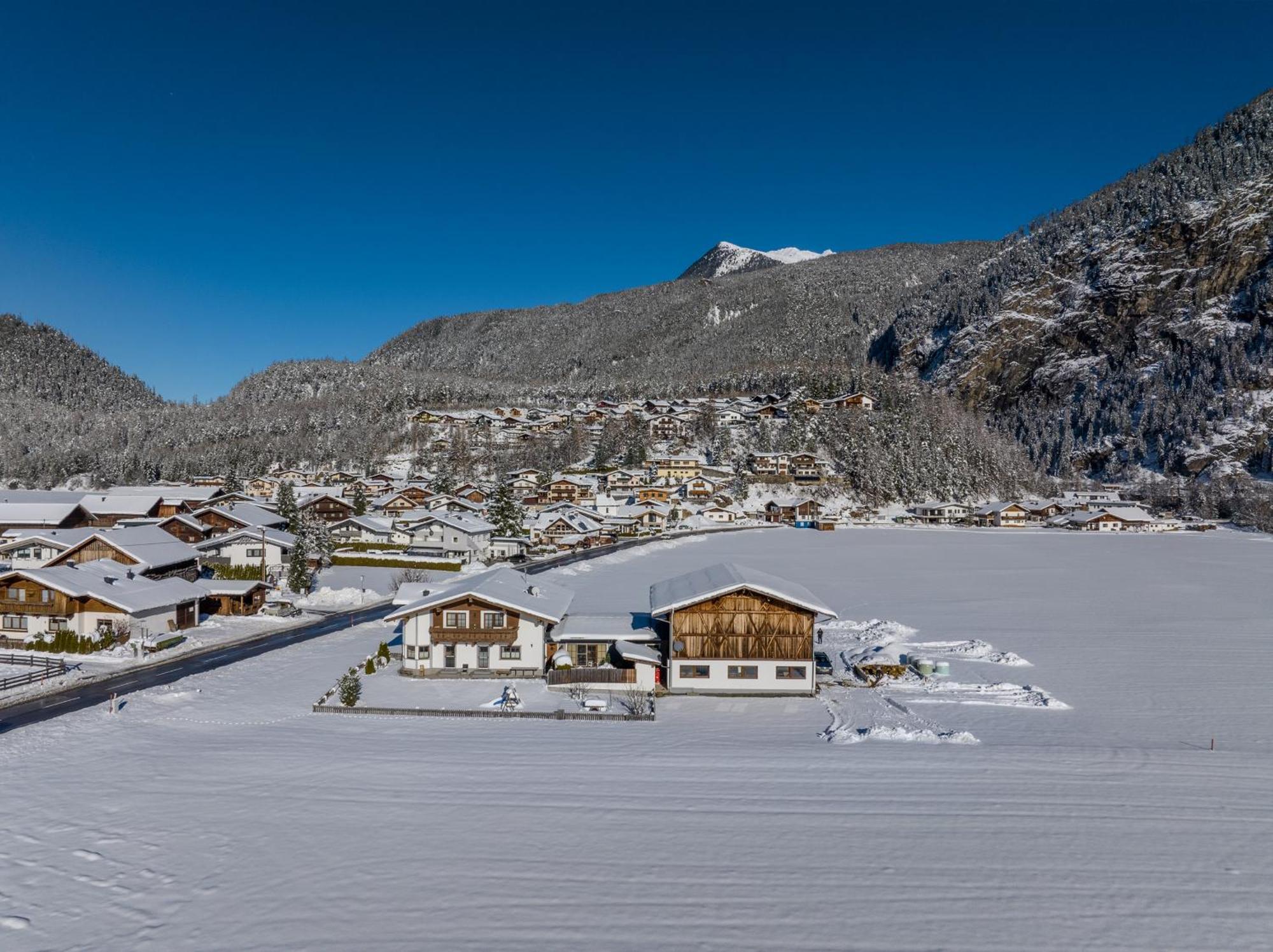 Landhaus Oetztalblick Längenfeld Buitenkant foto