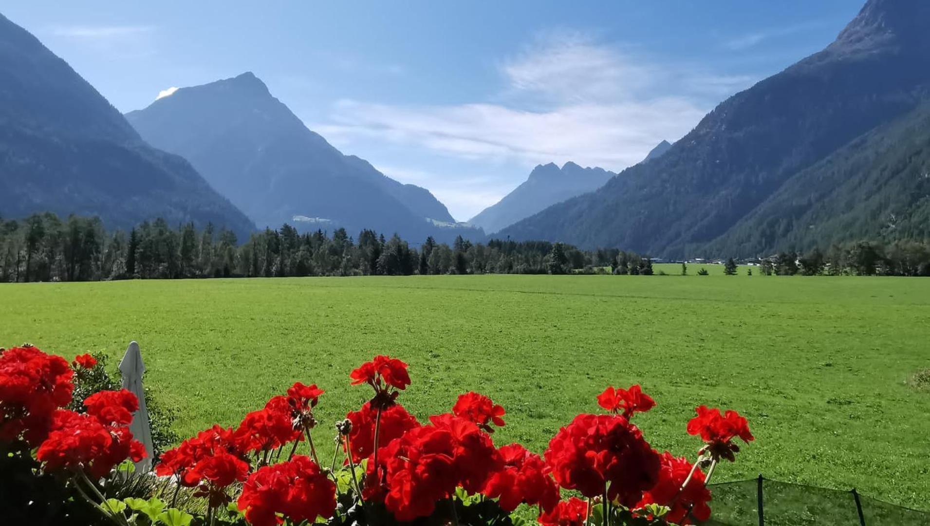 Landhaus Oetztalblick Längenfeld Buitenkant foto