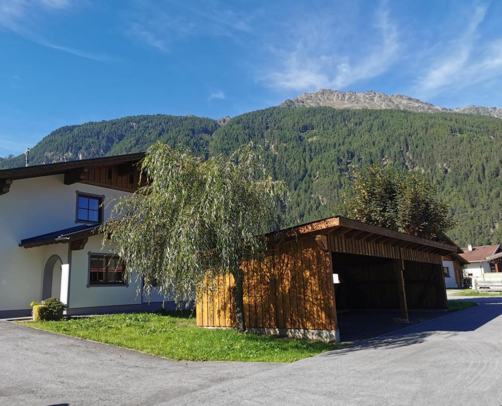 Landhaus Oetztalblick Längenfeld Buitenkant foto